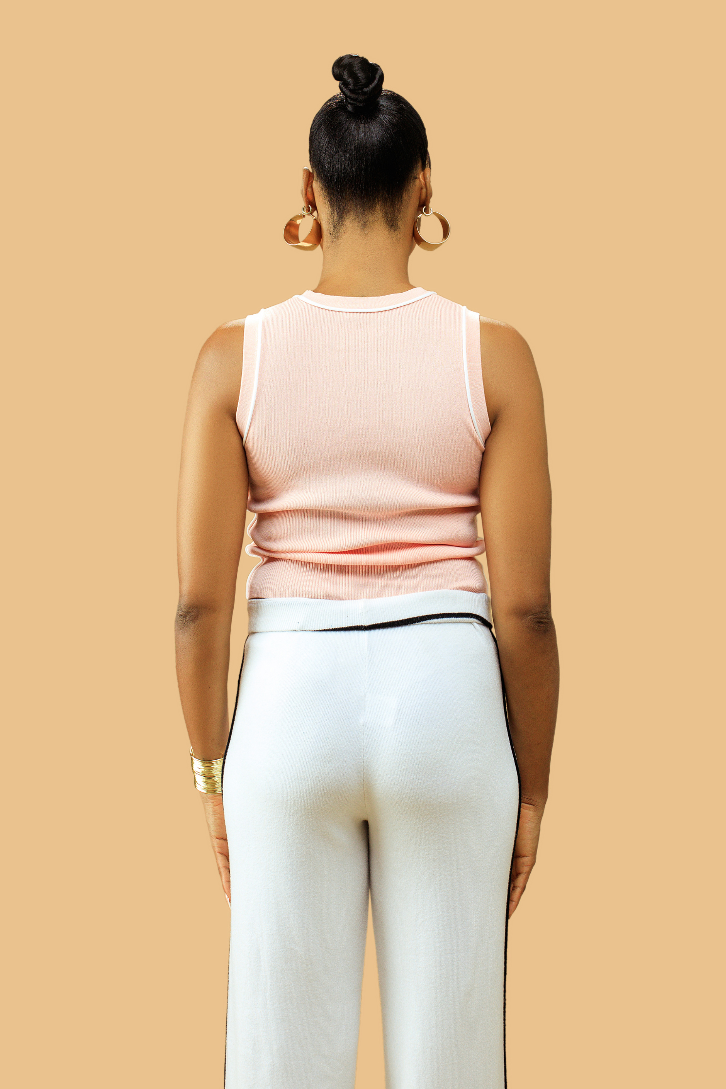 Round Neck Fine Knit Contrasting Trim Top